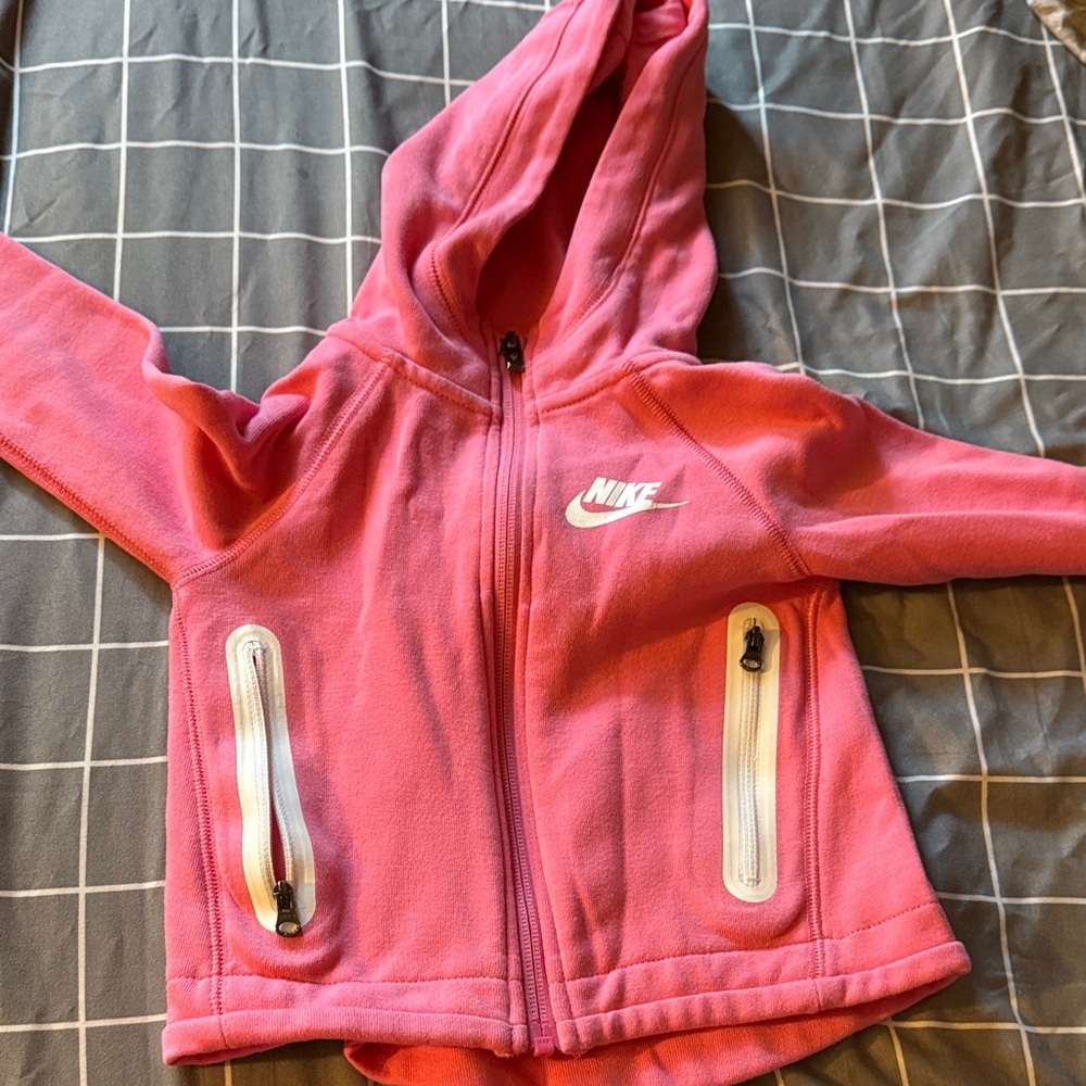 Nike Tech - Picture 2 of 6